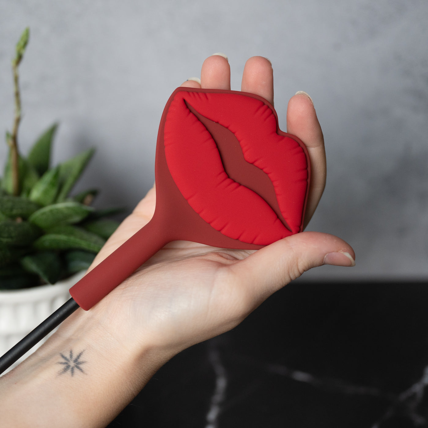 Ex's & Oh's Kiss Silicone Crop - Hamilton Park Electronics